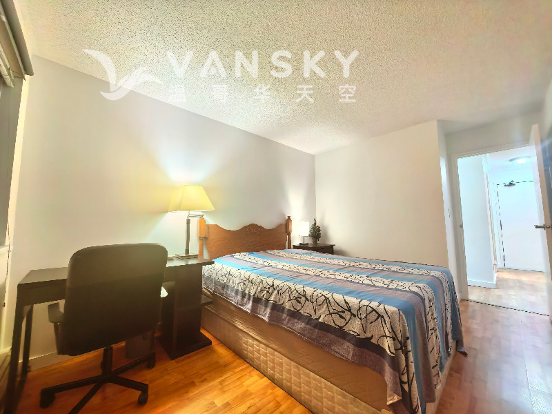 260212224044_bedroom 1.jpg